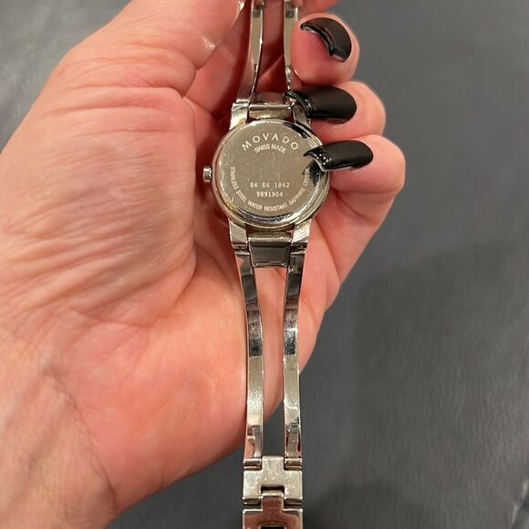 New Battery! AUTHENTIC MOVADO SILVER LADIES WATCH - Picture 4 of 5